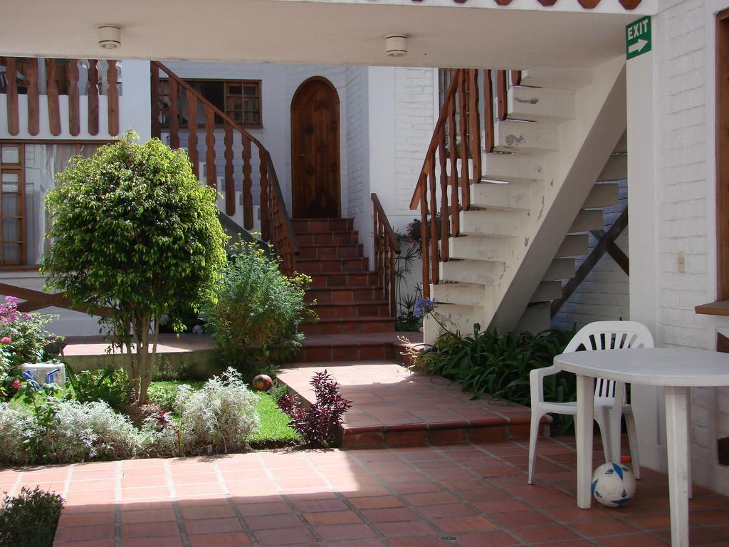 Apartamentos Los Quipus Quito Exterior photo